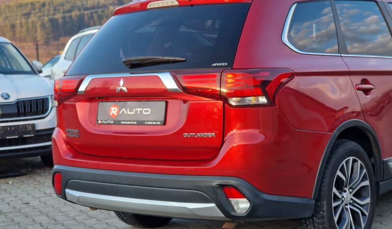 Mitsubishi Outlander 2.2 DI-D Intense 4WD 7Miest full