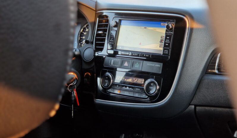 Mitsubishi Outlander 2.2 DI-D Intense 4WD 7Miest full