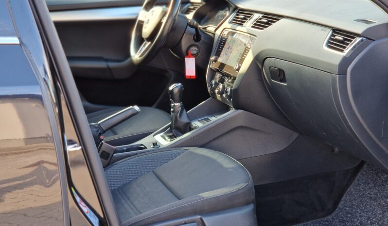 Škoda Octavia Combi 1.6 TDI SCR Active full