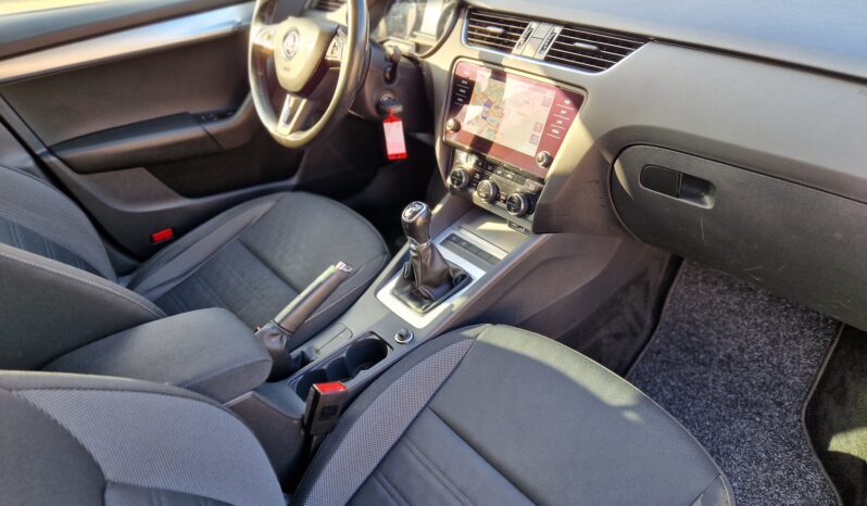 Škoda Octavia Combi 1.6 TDI SCR Active full