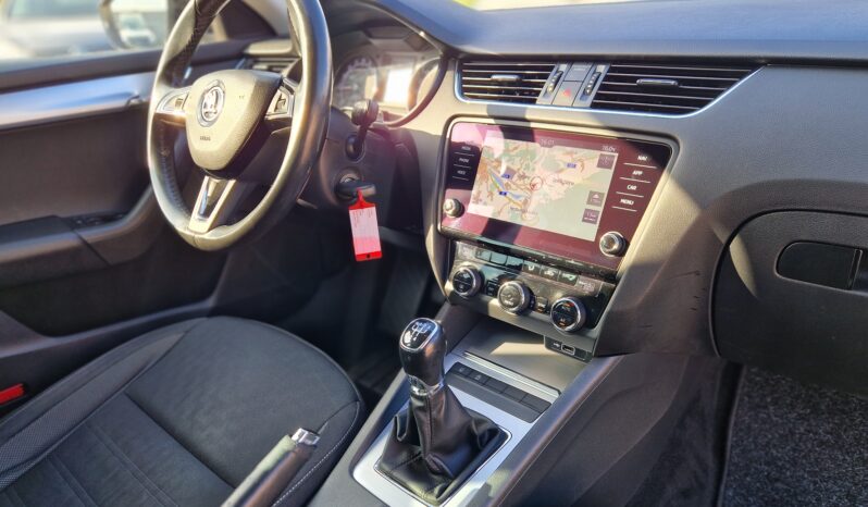 Škoda Octavia Combi 1.6 TDI SCR Active full